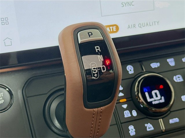 New 2026 Land Rover Defender 110 OCTA image 19