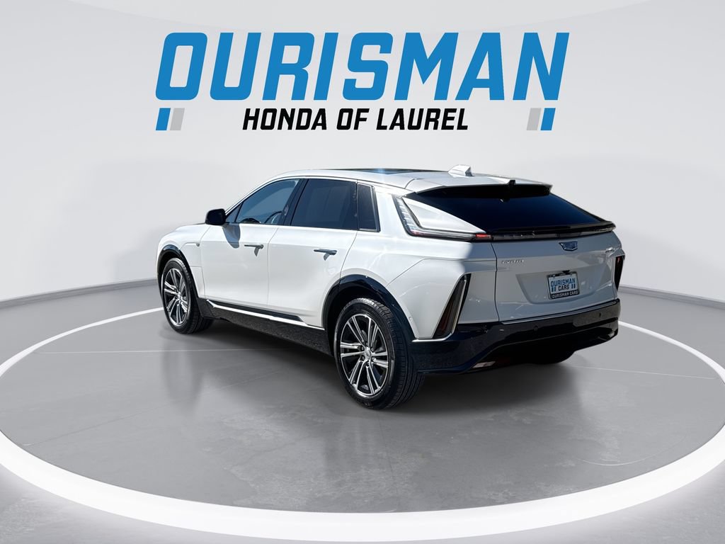 Used 2025 Cadillac Lyriq Luxury w/ LPO, Floor Liner Package AWD/4WD image 6