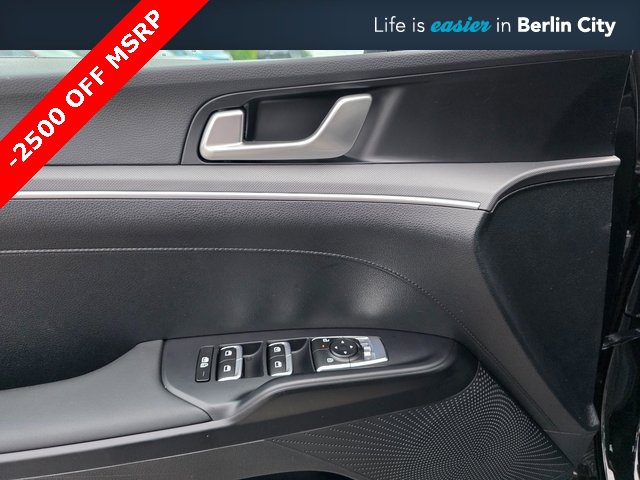 New 2025 Kia K5 LXS image 24