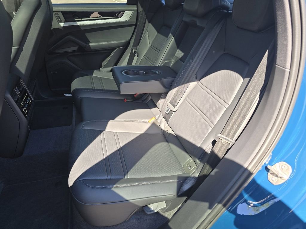 Used 2026 Porsche Cayenne S AWD/4WD image 44