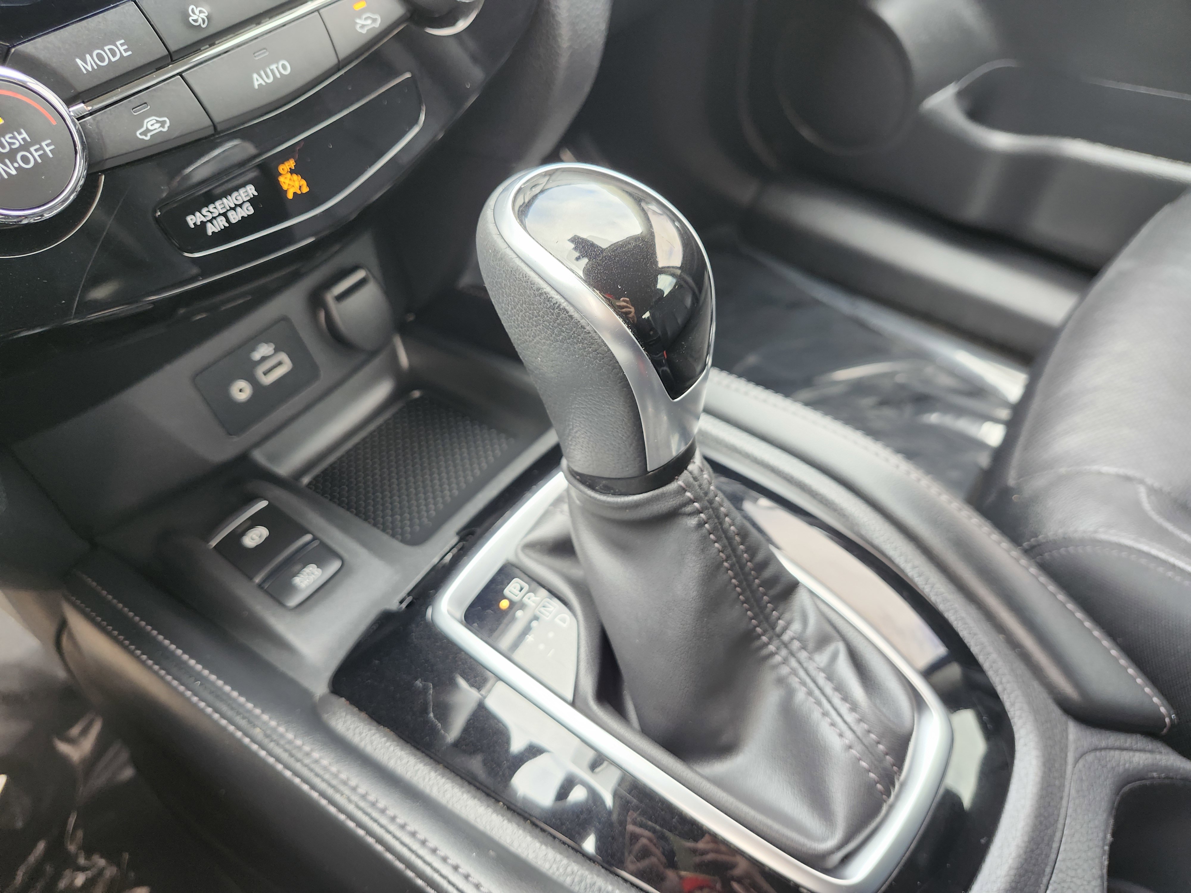 Used 2020 Nissan Rogue SL image 35