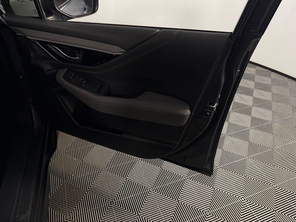 Used 2023 Subaru Outback Onyx Edition image 27