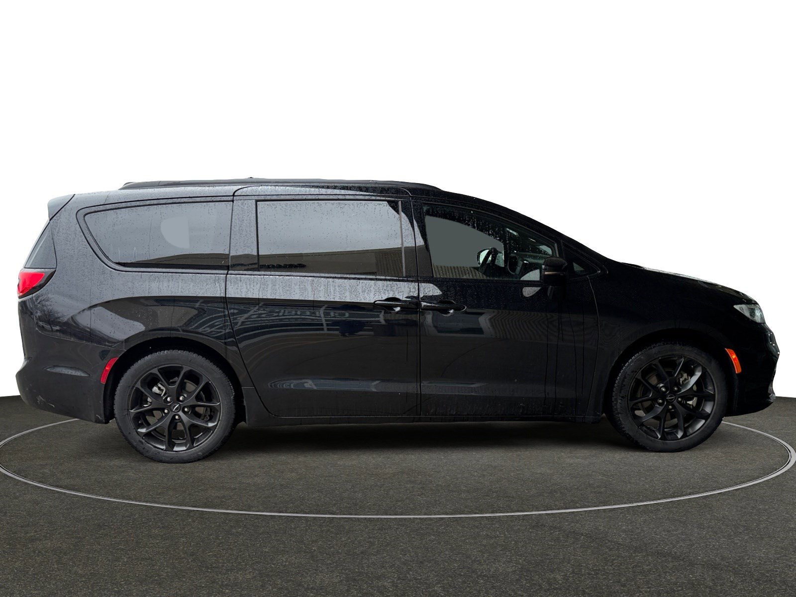 Used 2025 Chrysler Pacifica Limited image 7