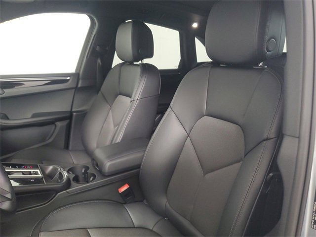 Used 2024 Porsche Macan image 21