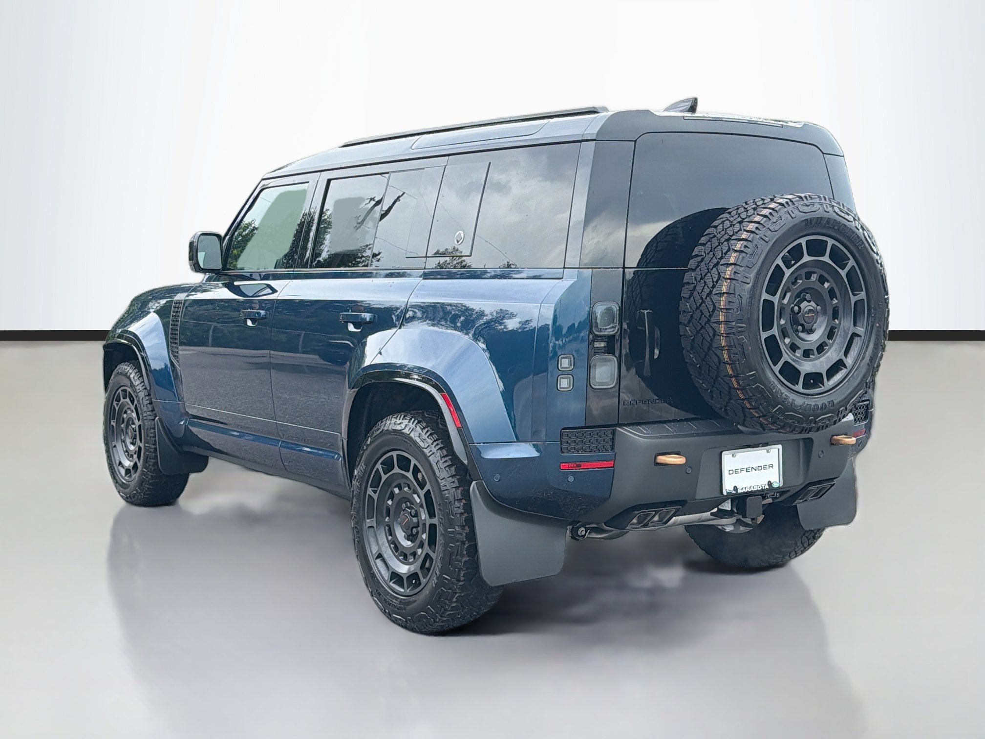 New 2026 Land Rover Defender 110 OCTA AWD/4WD image 3