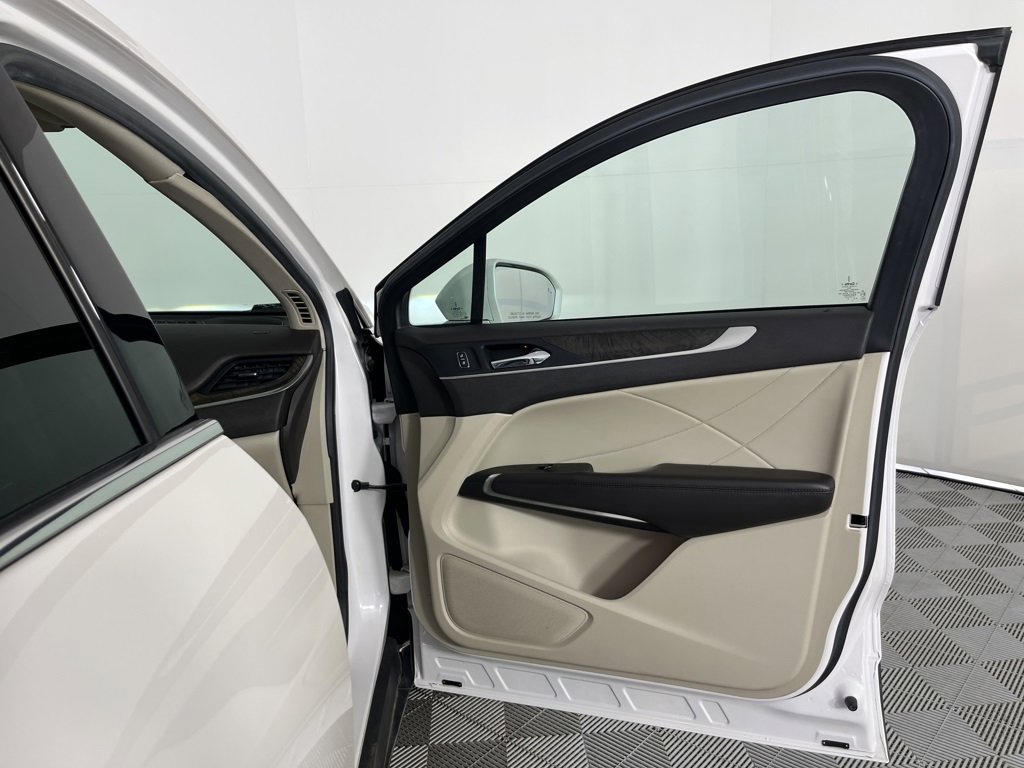Used 2019 Lincoln MKC Reserve image 31
