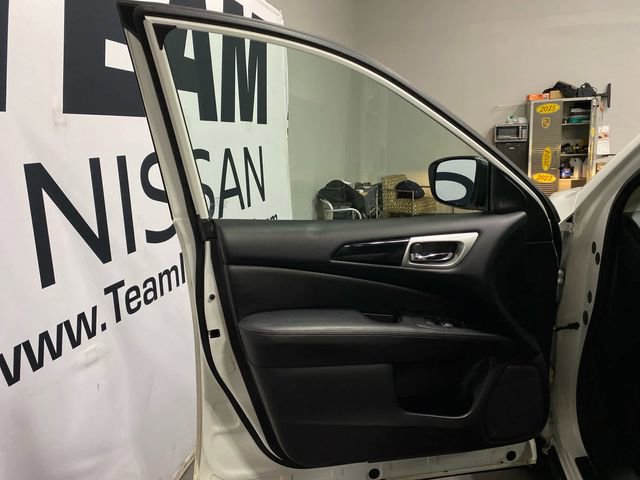 Used 2018 Nissan Pathfinder S image 9