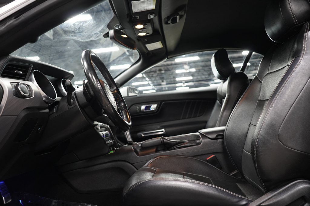 Used 2019 Ford Mustang Premium RWD image 10