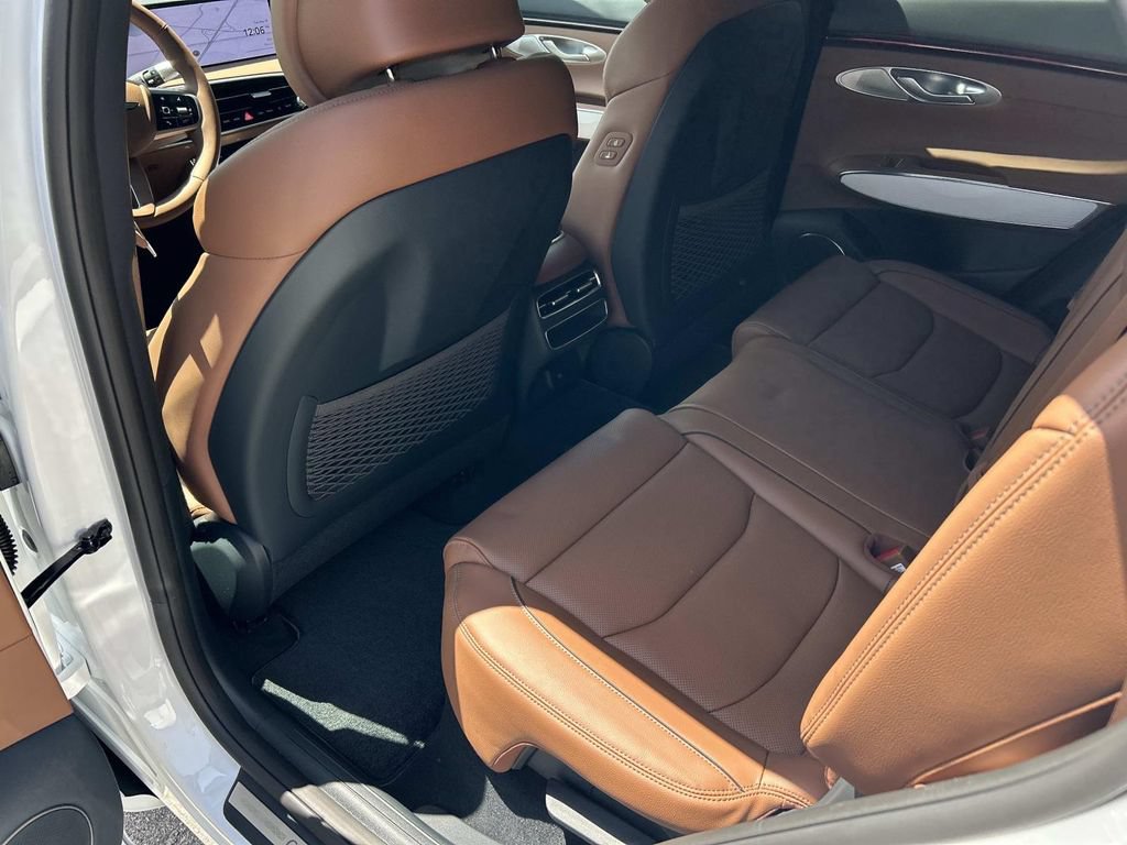 New 2026 Genesis GV70 2.5T Advanced AWD/4WD image 18