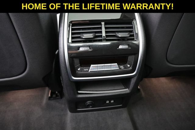 Used 2022 BMW X7 xDrive40i w/ Premium Package AWD/4WD image 39