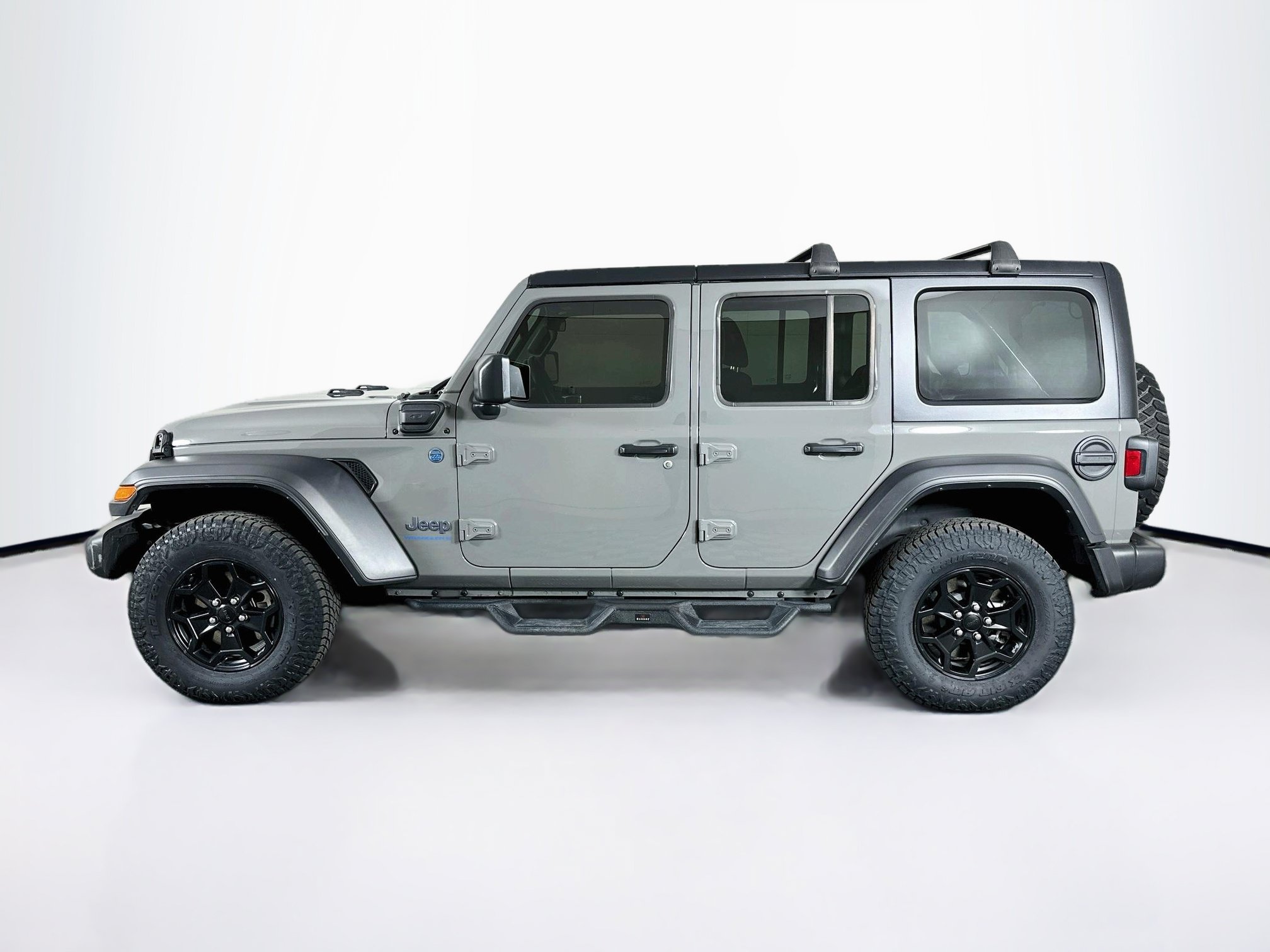Used 2023 Jeep Wrangler Unlimited w/ Cold Weather Group AWD/4WD image 4