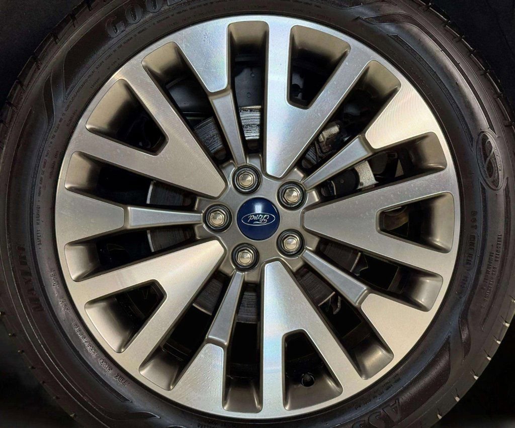 Used 2021 Ford Escape Titanium image 29