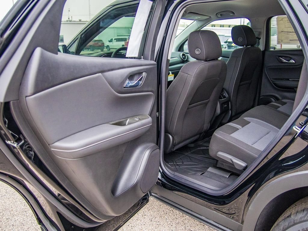 New 2025 Chevrolet Blazer LT w/ Convenience Package FWD image 38