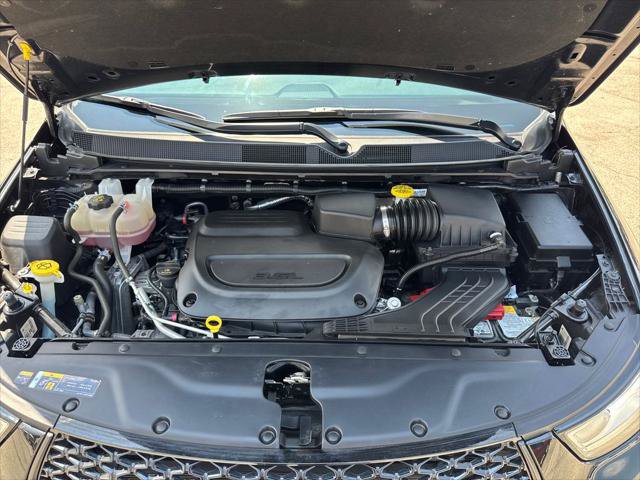 Certified 2023 Chrysler Pacifica Touring-L w/ S Appearance Package AWD/4WD image 38