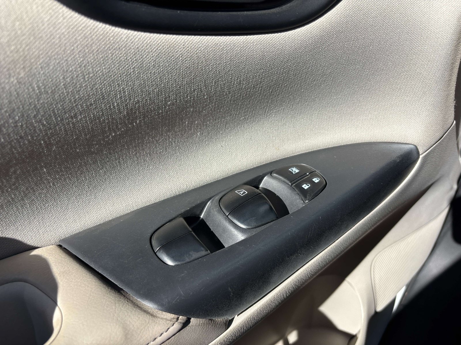 Used 2017 Nissan Sentra S w/ S Style Package FWD image 15