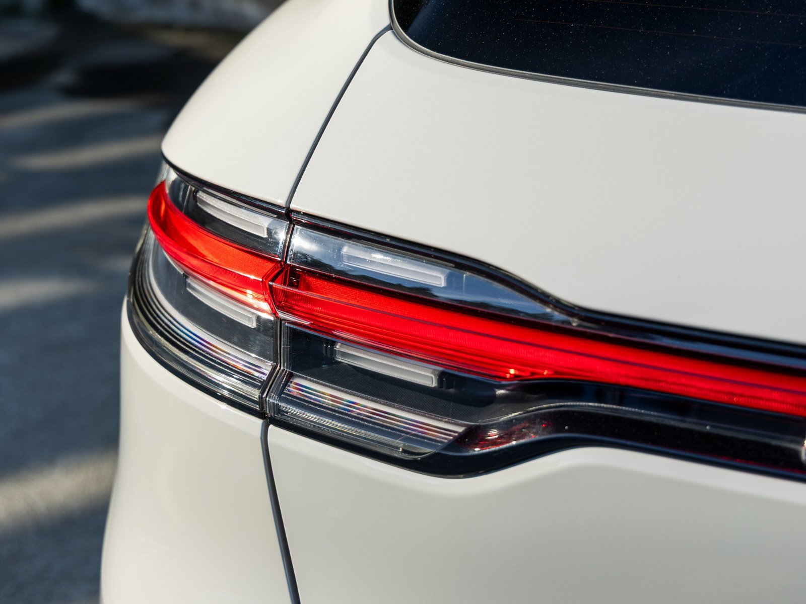 Certified 2024 Porsche Macan image 18