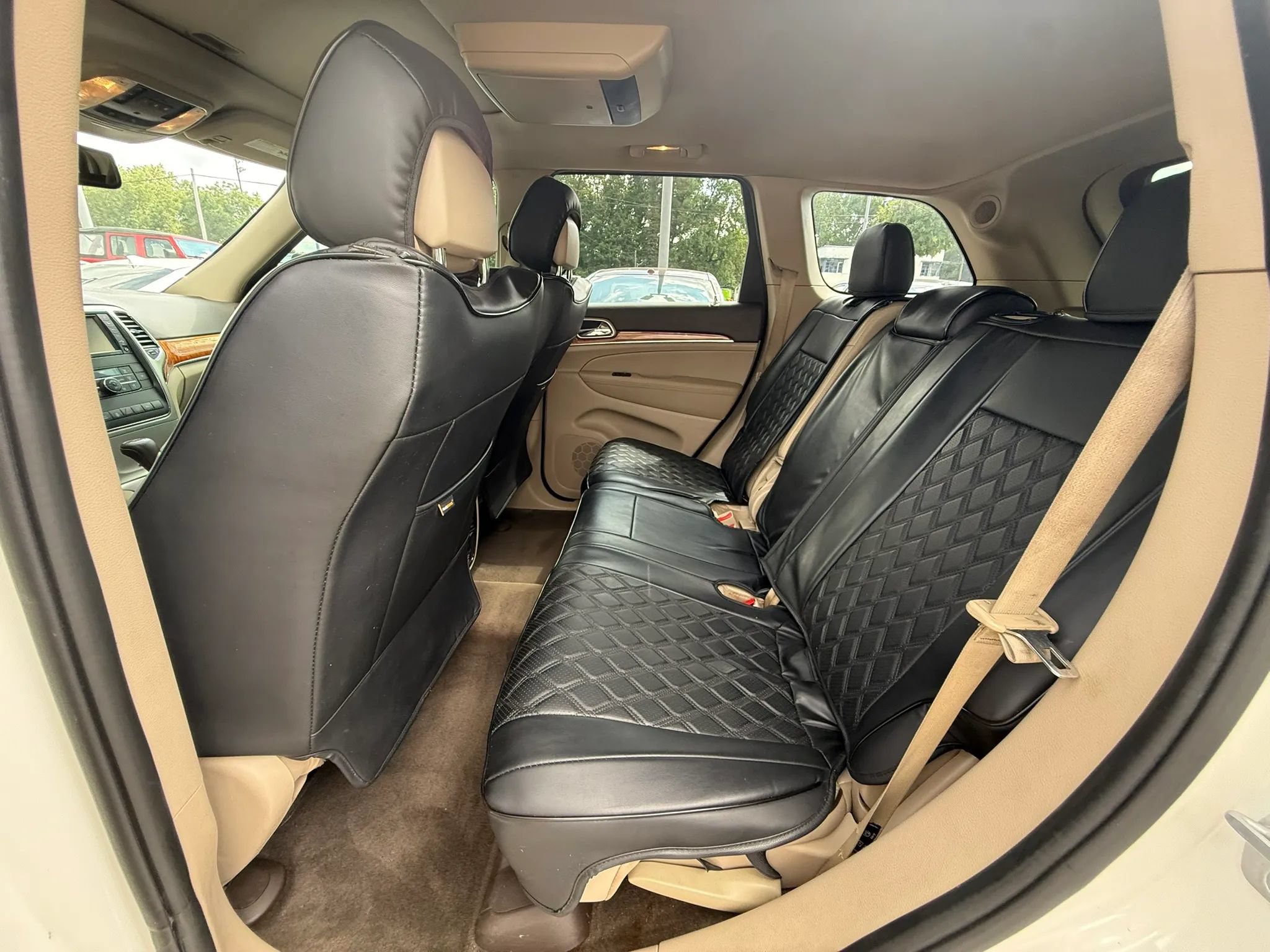 Used 2011 Jeep Grand Cherokee Overland AWD/4WD image 14