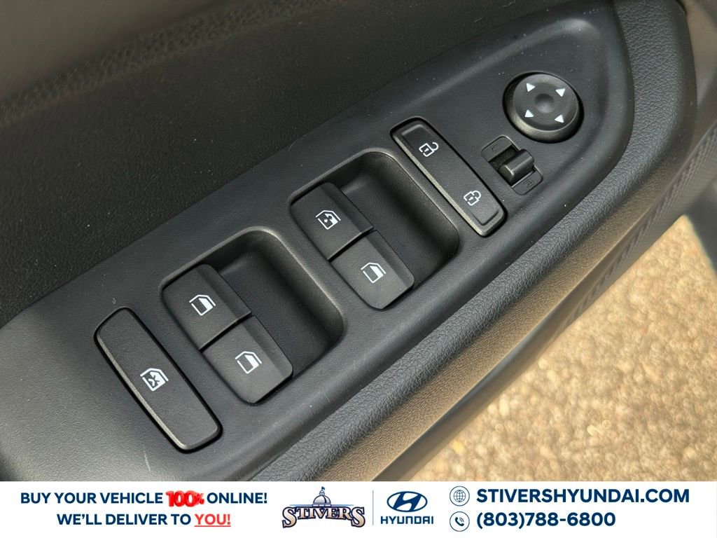 Certified 2023 Hyundai Venue SEL w/ Cargo Package image 25