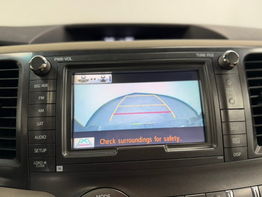 Used 2011 Toyota Sienna XLE w/ Premium Pkg AWD/4WD image 58