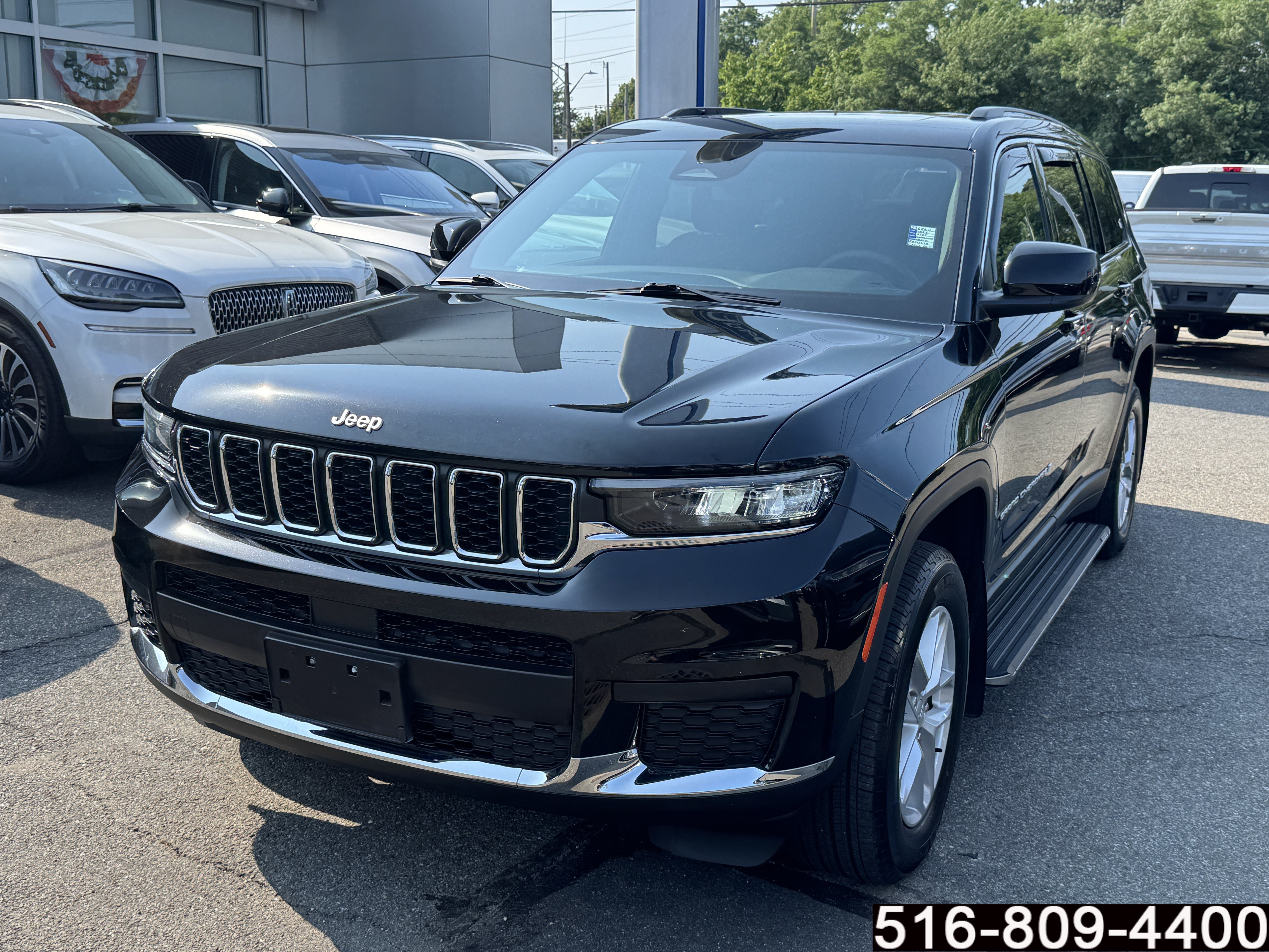 Used 2024 Jeep Grand Cherokee L Laredo AWD/4WD image 8