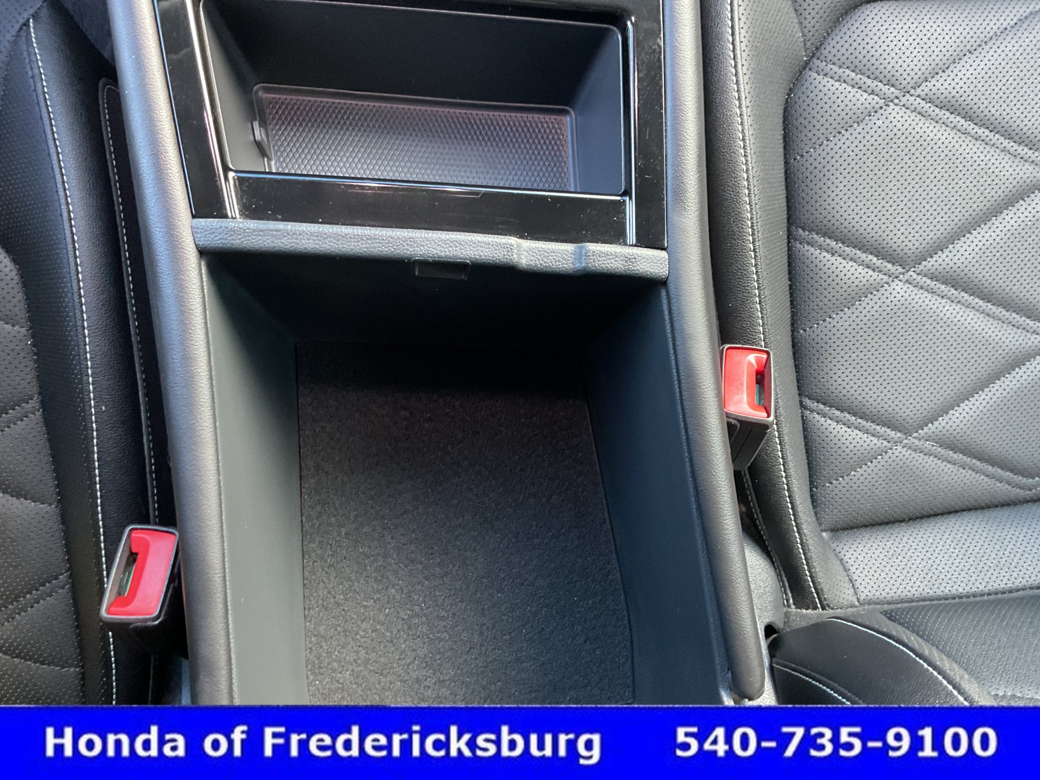 Used 2025 Volkswagen Atlas SE AWD/4WD image 39