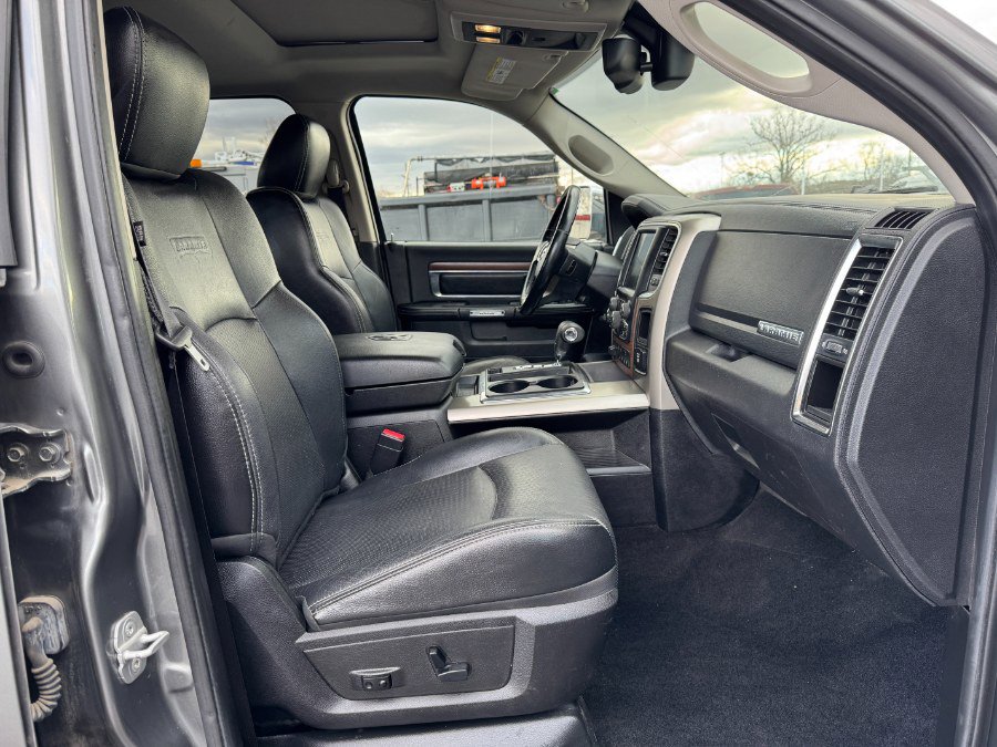 Used 2013 RAM 1500 Laramie w/ Convenience Group image 18