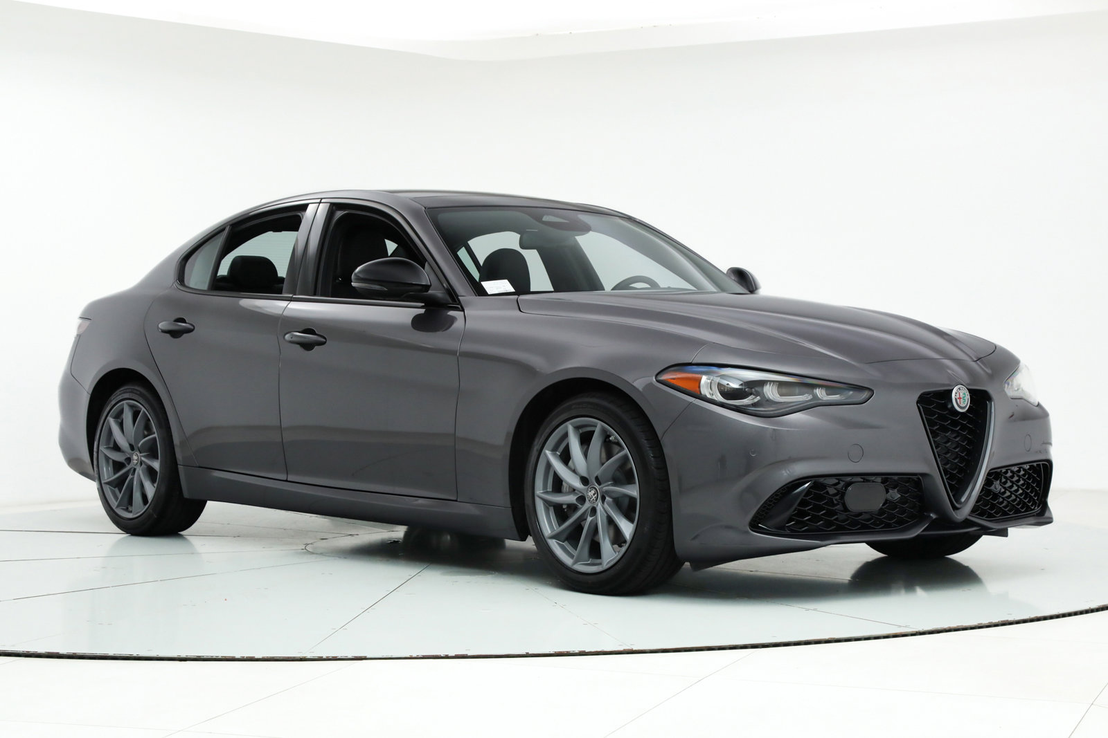 New 2025 Alfa Romeo Giulia w/ Driving Assist Package RWD image 7