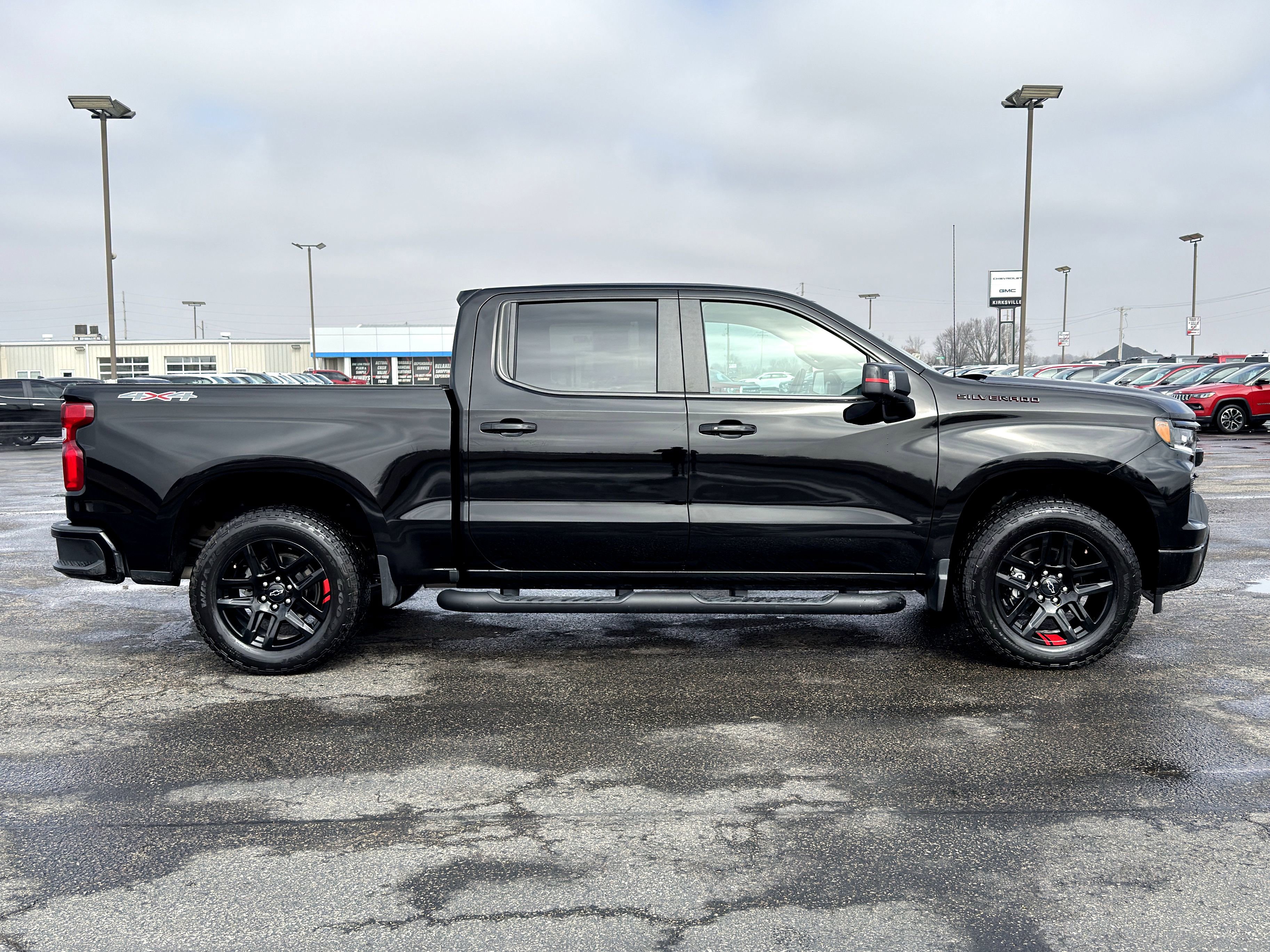 Used 2023 Chevrolet Silverado 1500 RST w/ Redline Edition image 2