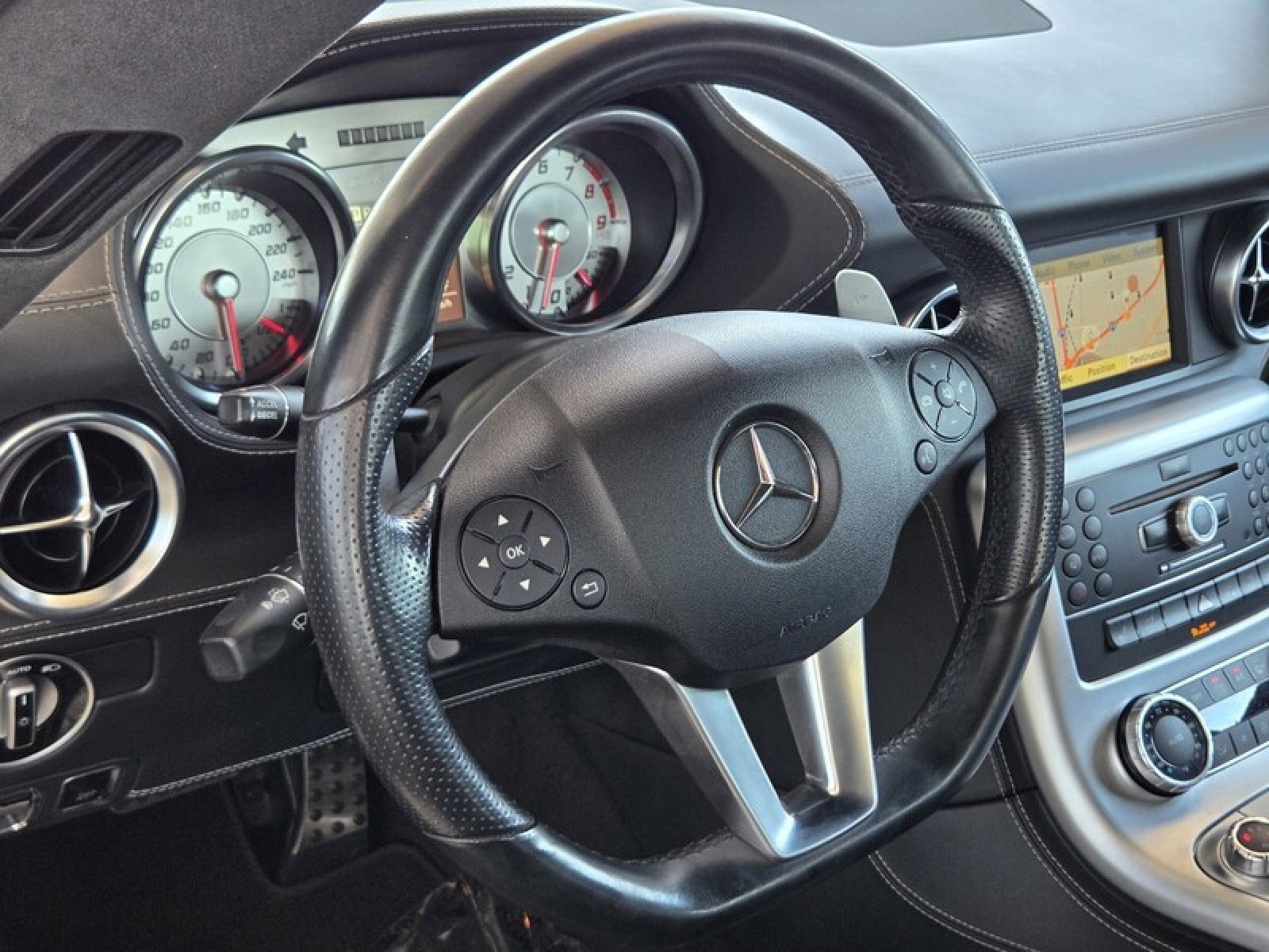 Used 2012 Mercedes-Benz SLS AMG Roadster image 23