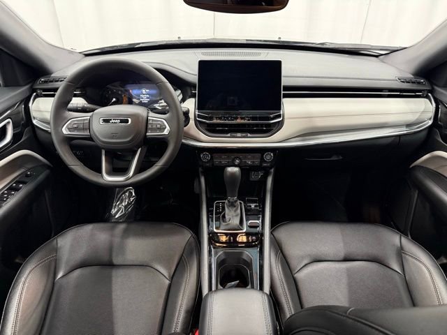 Used 2024 Jeep Compass Limited image 4