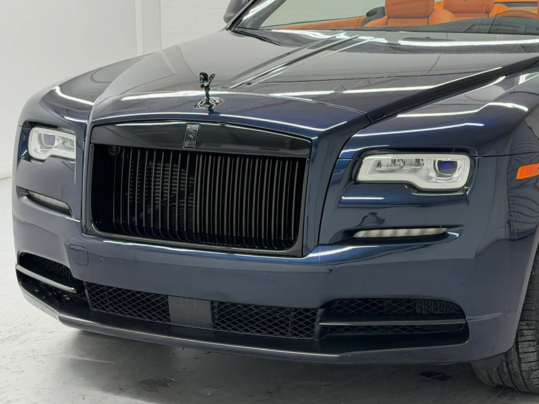 Used 2017 Rolls-Royce Dawn RWD image 90