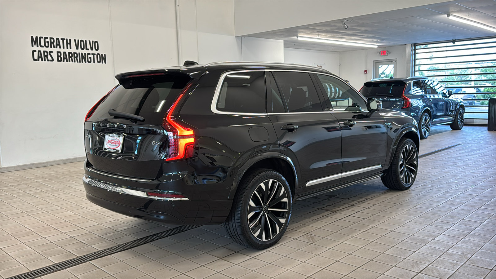 Used 2025 Volvo XC90 B6 Ultra w/ Protection Package Premier AWD/4WD image 5