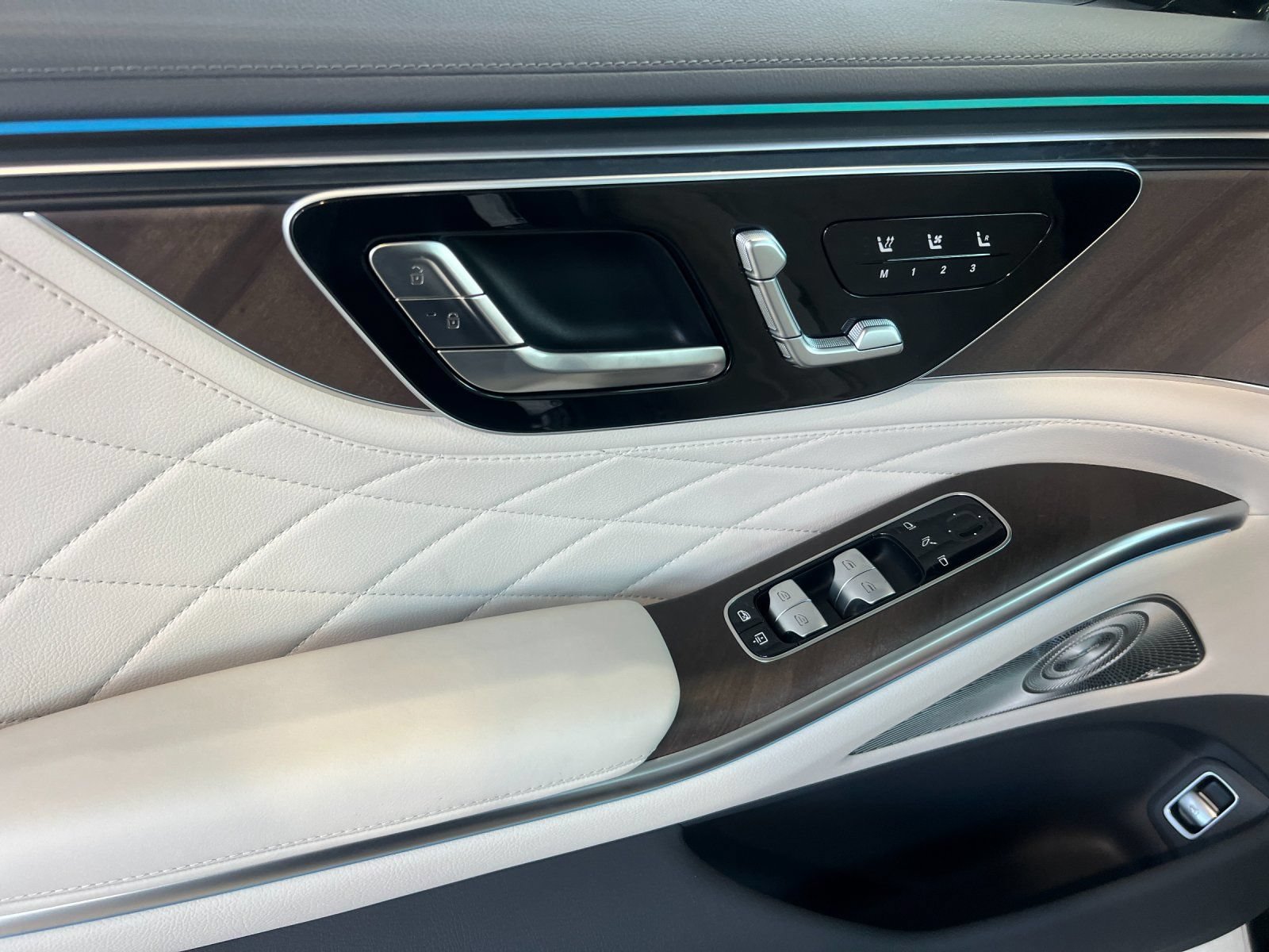New 2027 Mercedes-Benz S 580 4MATIC Sedan image 10