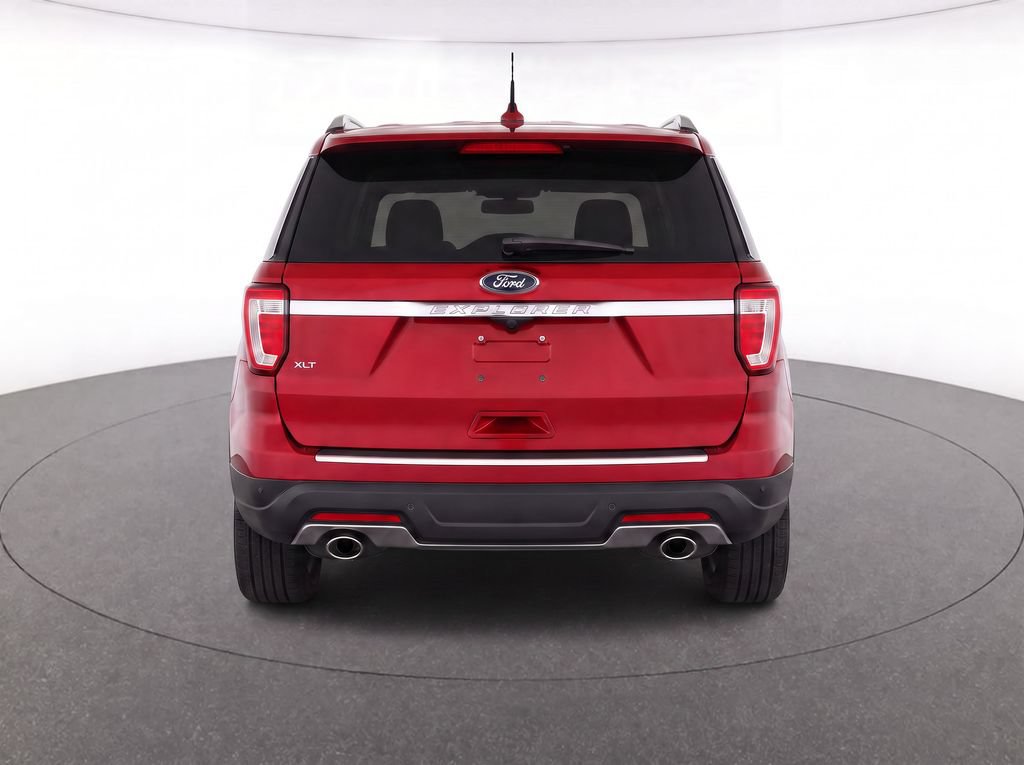 Used 2018 Ford Explorer XLT w/ Equipment Group 201A FWD image 7