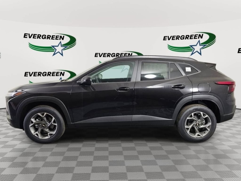 New 2026 Chevrolet Trax LT w/ LT Convenience Package FWD image 2