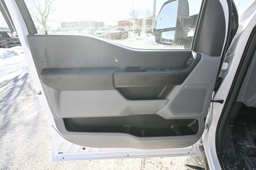 New 2026 Ford F350 XL w/ XL Chrome Package AWD/4WD image 16