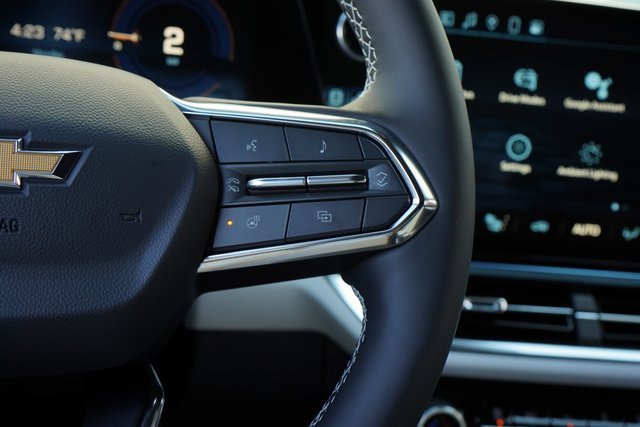 New 2025 Chevrolet Equinox EV LT image 16