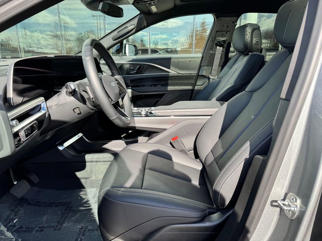 Used 2025 Cadillac Lyriq Sport image 18