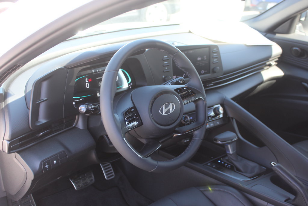Used 2026 Hyundai Elantra SEL Sport FWD image 11