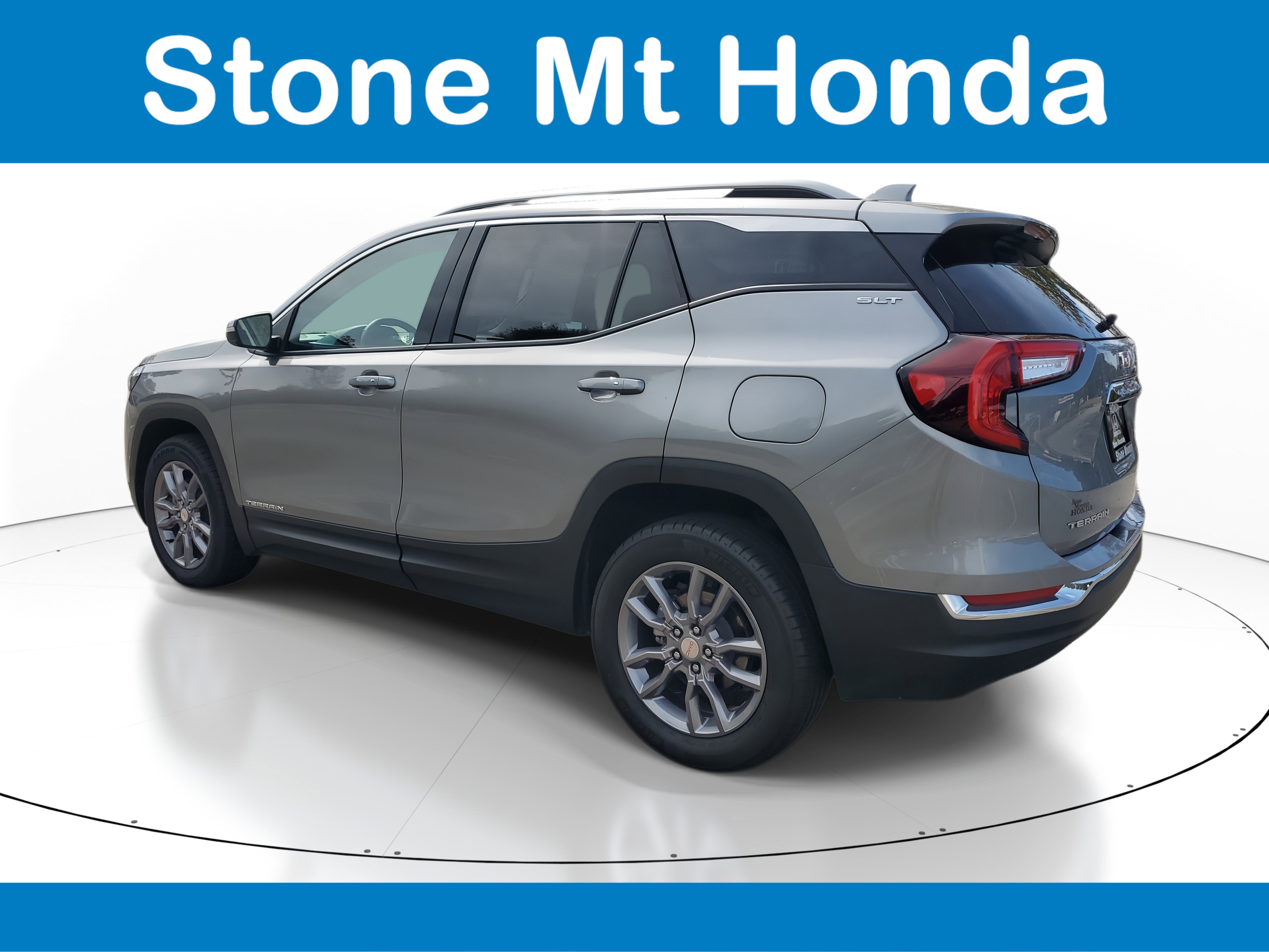 Used 2024 GMC Terrain SLT image 4