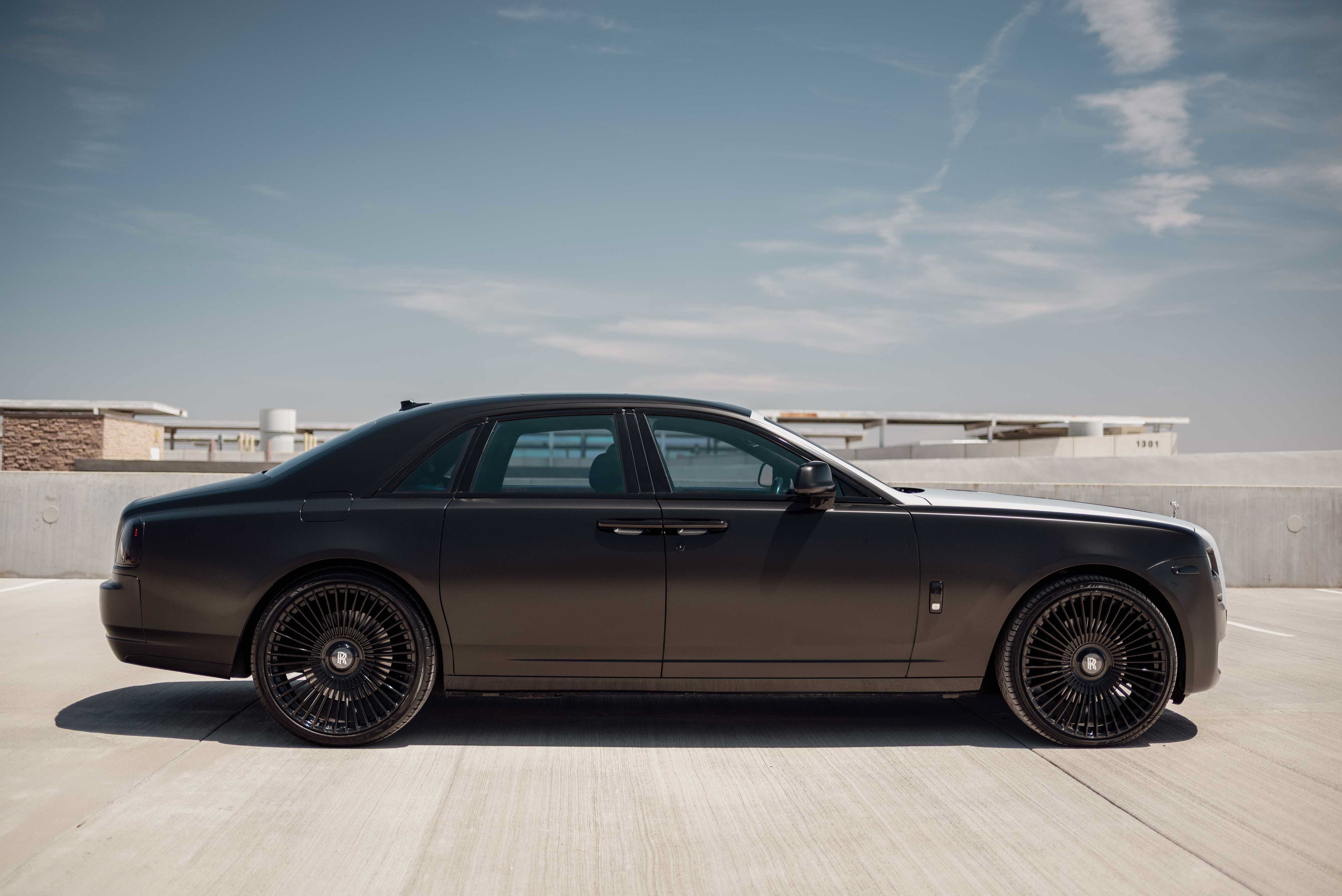 Used 2015 Rolls-Royce Ghost RWD image 3