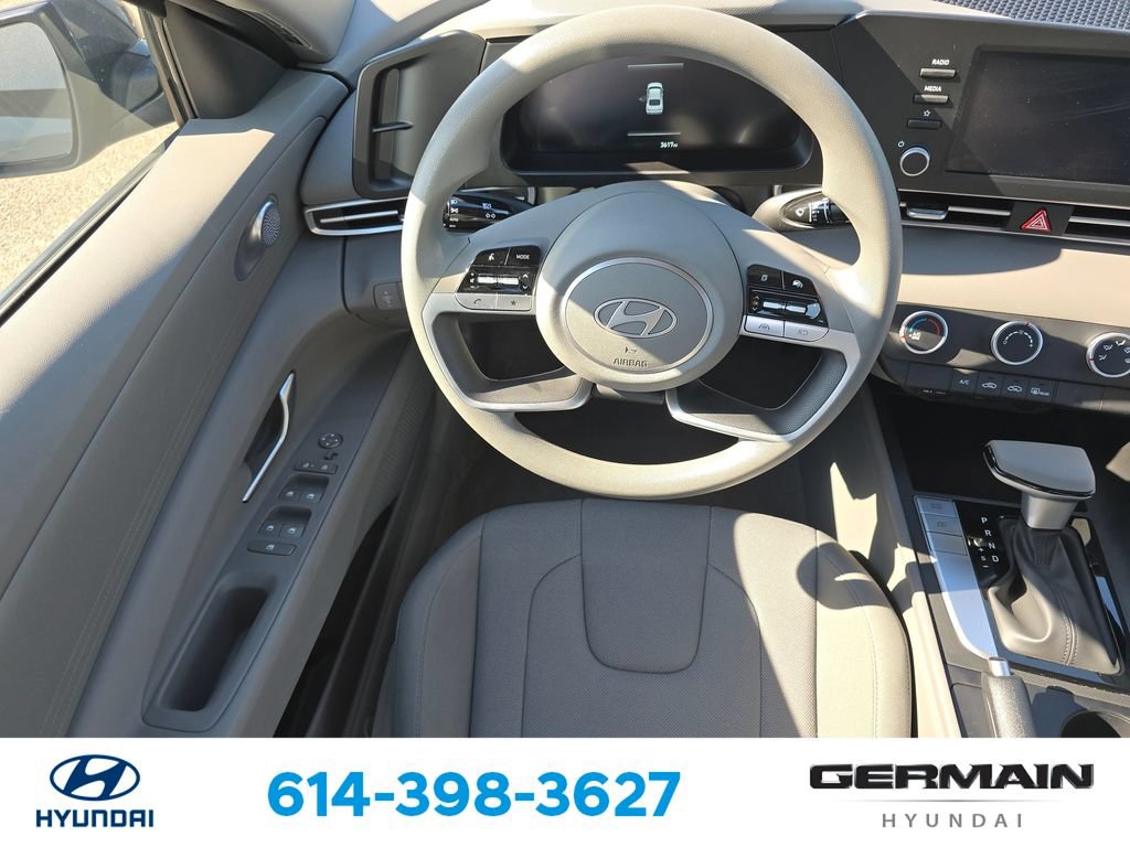 Certified 2026 Hyundai Elantra SE FWD image 17