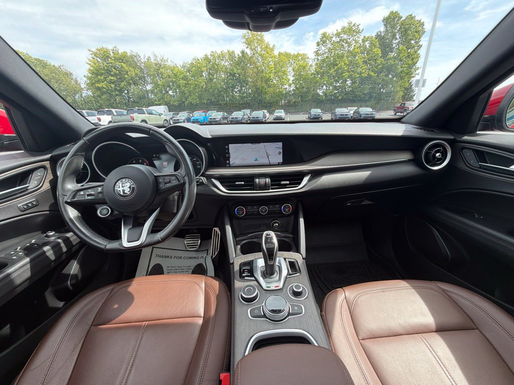 Used 2022 Alfa Romeo Stelvio Ti AWD/4WD image 12