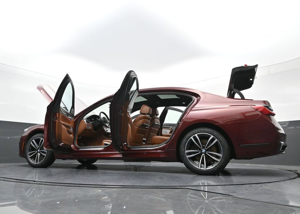 Used 2020 BMW 745e xDrive image 43