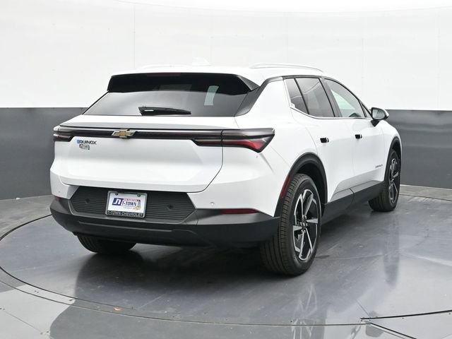 New 2026 Chevrolet Equinox EV LT FWD image 12