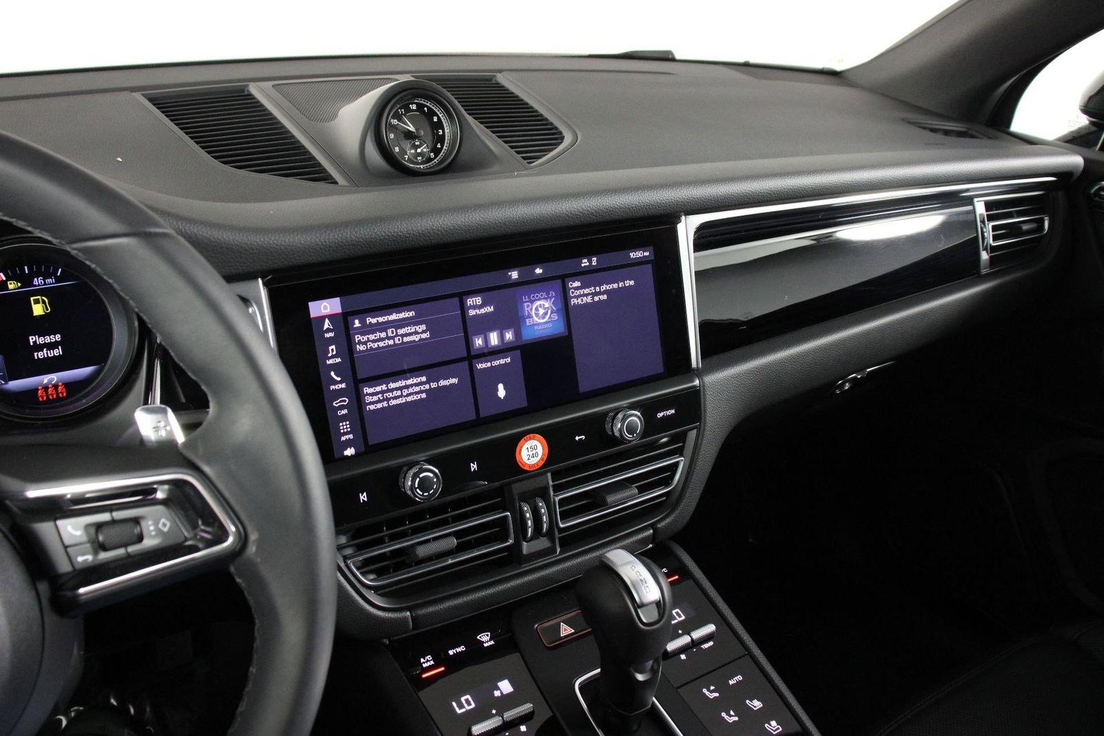 Certified 2026 Porsche Macan image 13