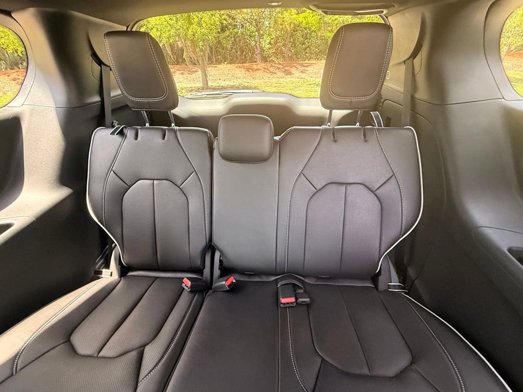 New 2027 Chrysler Pacifica Limited FWD image 27