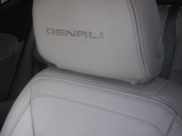 Used 2018 GMC Terrain Denali w/ Comfort Package AWD/4WD image 23