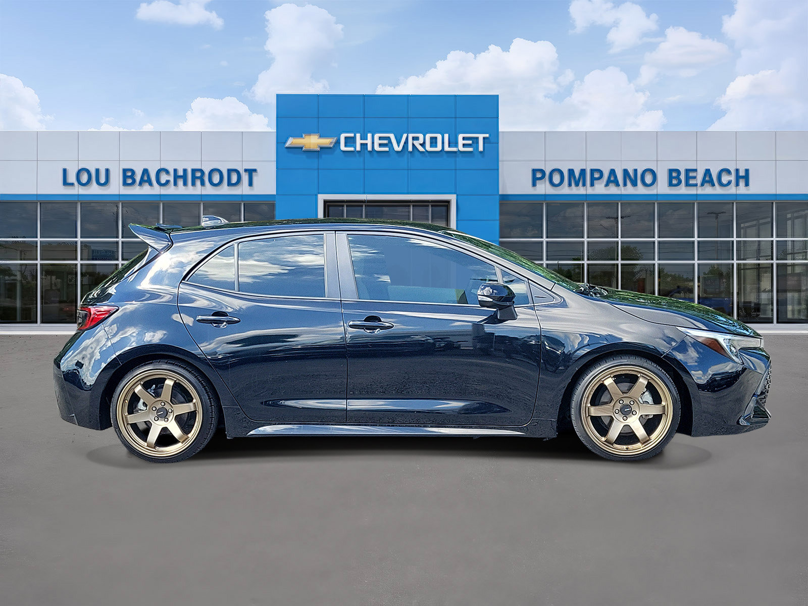Used 2025 Toyota Corolla SE FWD image 2