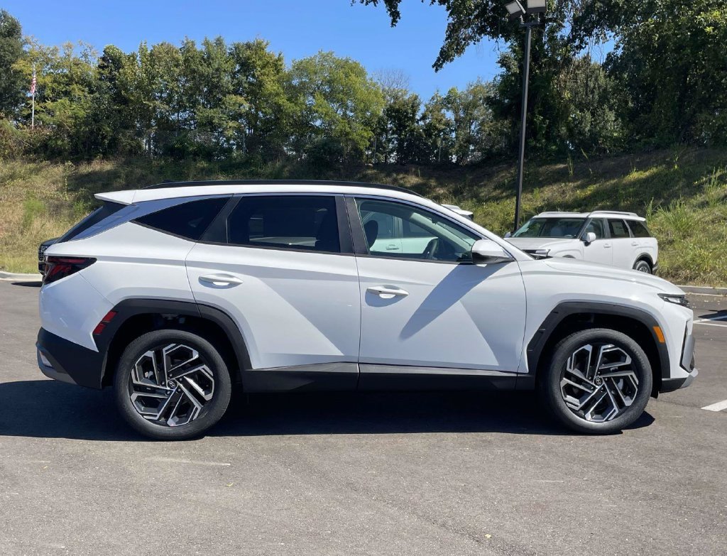 New 2026 Hyundai Tucson SEL Plus FWD image 2